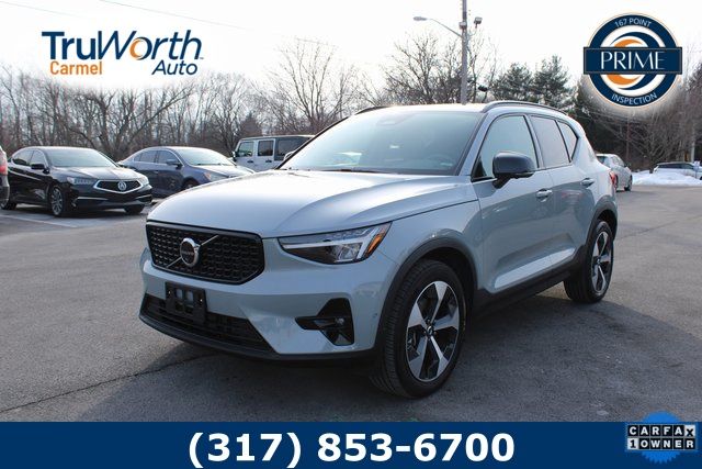 2025 Volvo XC40 B5 Plus Dark Theme AWD