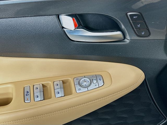 Thumbnail: 2023 Hyundai Santa Fe - 18