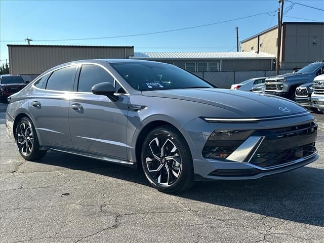 Transmission Blue 2025 Hyundai Sonata SEL FWD Sedan Front-Wheel Drive 8-Speed Automatic
