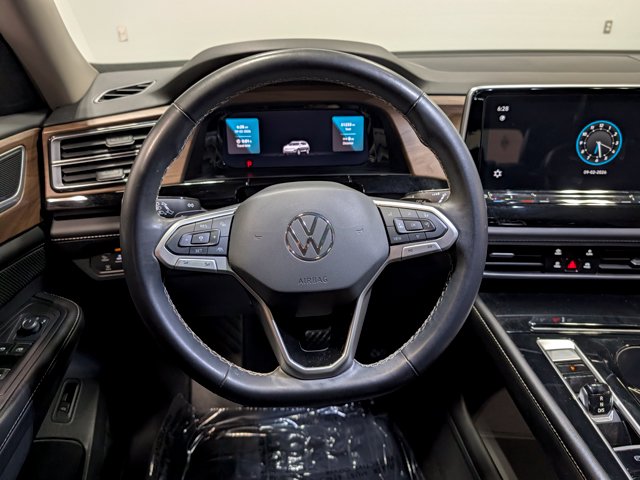 Used 2024  Volkswagen 2.0T SE w/Technology image 15