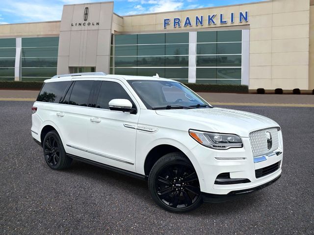 Pristine White Metallic Tri-Coat 2024 Lincoln Navigator Reserve 4WD SUV / Crossover Four-Wheel Drive Automatic