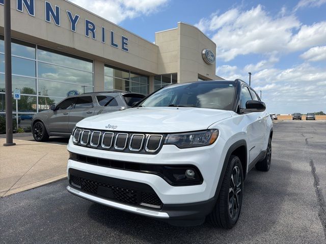 Bright White Clearcoat 2022 Jeep Compass Limited 4WD SUV / Crossover Four-Wheel Drive 9-Speed Automatic