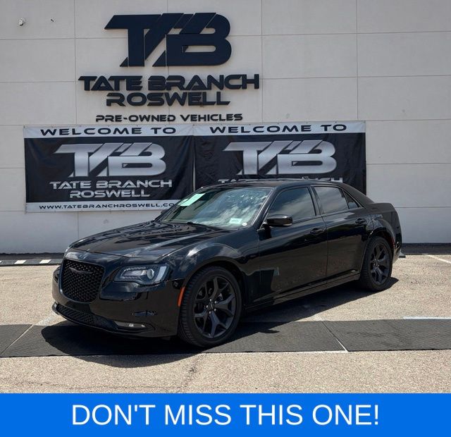 Gloss Black 2023 Chrysler 300 Sedan Rear-Wheel Drive 8-Speed Automatic