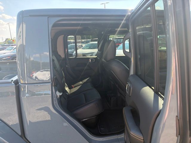 2026 Jeep Gladiator Sahara 4x4