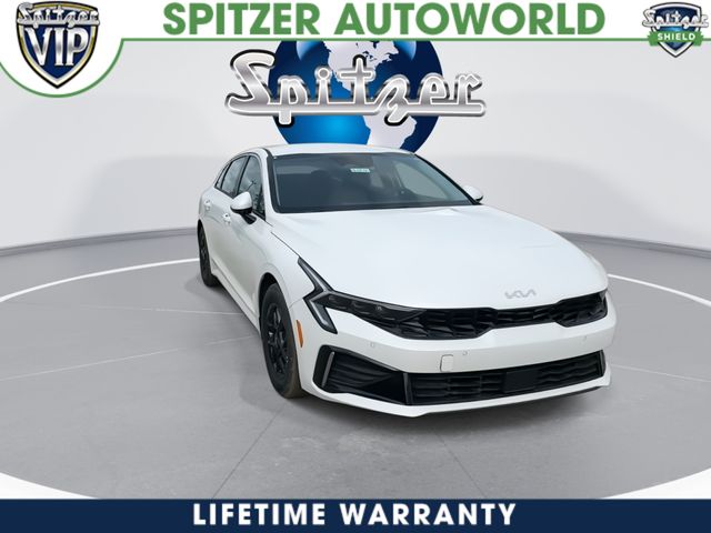 New 2026 White Kia LXS image 3