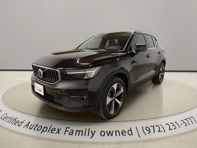 2025 Volvo XC40 B5 Plus Bright Theme AWD
