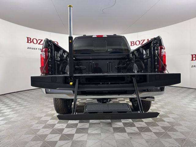 2025 Agate Black Metallic Ford F-150 XLT 4X4 Truck