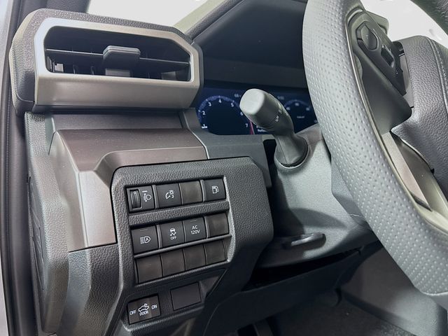 2025 Toyota Tacoma TRD Off Road - Photo 18