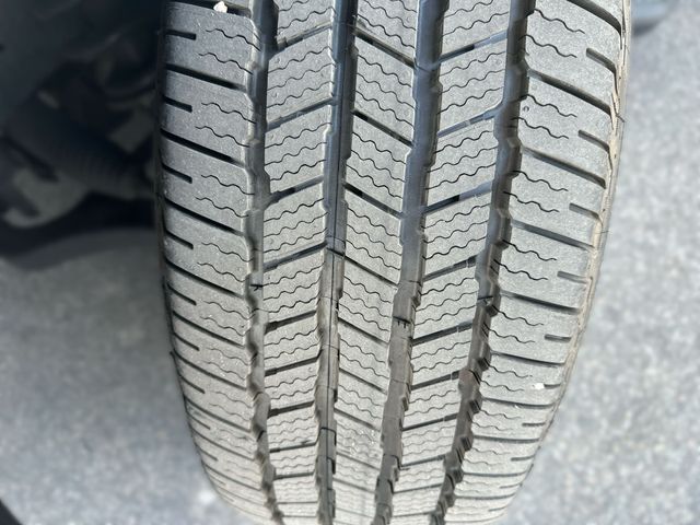 Used 2018 Gold Ford XLT image 11