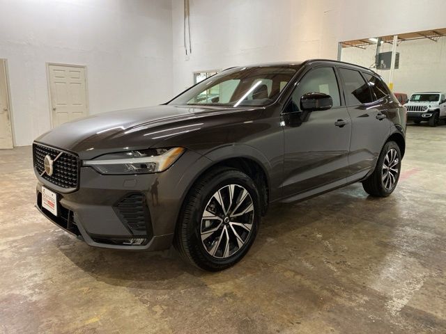 Platinum Gray Metallic 2025 Volvo XC60 B5 Core Dark Theme AWD SUV / Crossover All-Wheel Drive Automatic