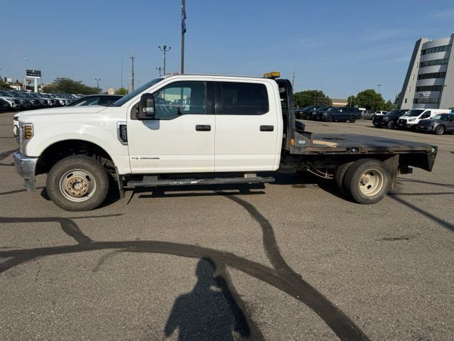 2018 Oxford White Ford Super Duty F-350 DRW XLT DRW 4X4 Chassis