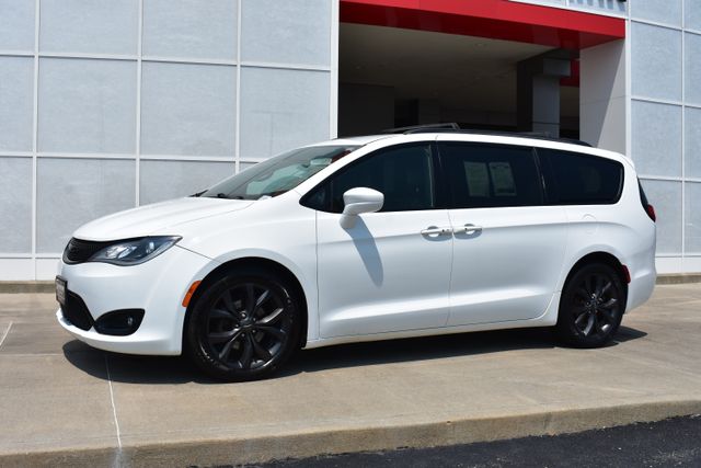 Used 2019 Chrysler Pacifica Van