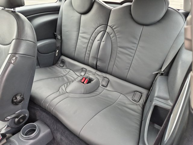 Used 2004  MINI S image 29