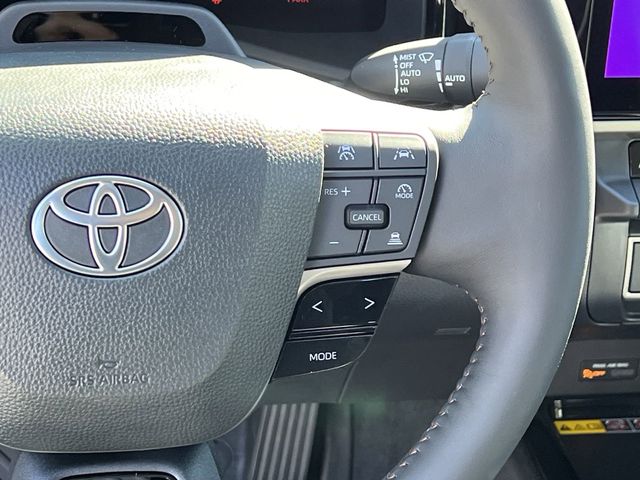 2025 Toyota Camry XLE 10