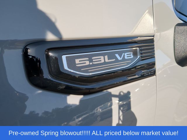 Used 2024 Gray GMC Elevation image 12