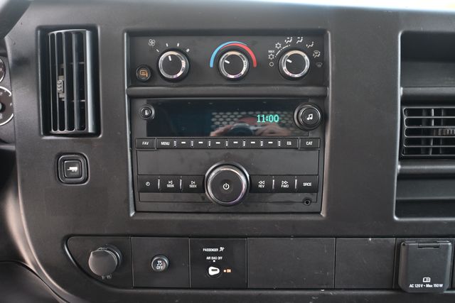 2023 GMC Savana 2500 Work Van photo