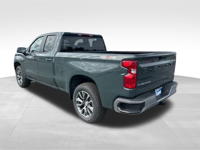 2025 Chevrolet Silverado 1500 LT photo