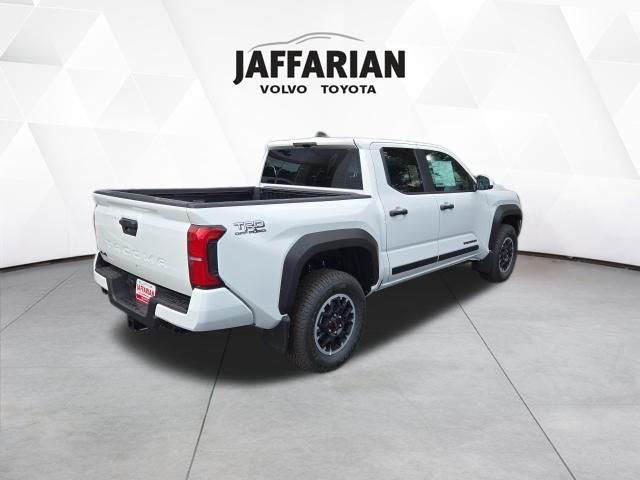 2025 Toyota Tacoma TRD Off-Road Double Cab photo 2