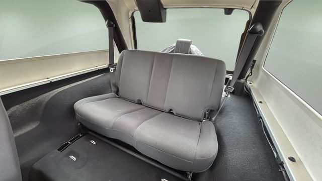 Used 2006 Silver Jeep Unlimited image 19