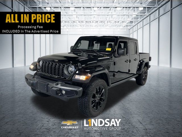 Black Clearcoat 2025 Jeep Gladiator NightHawk Crew Cab 4WD Pickup Truck Four-Wheel Drive 8-Speed Automatic