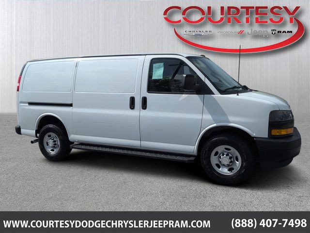 Summit White 2019 Chevrolet Express Cargo 2500 RWD Van Rear-Wheel Drive 8-Speed Automatic Overdrive