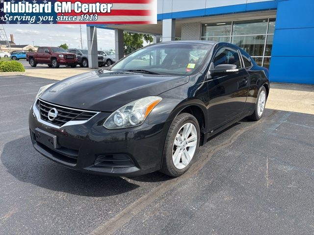 Super Black Clearcoat 2013 Nissan Altima Coupe 2.5 S Coupe Front-Wheel Drive Continuously Variable Transmission