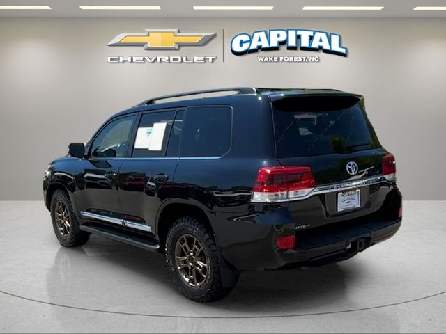 Used 2017 Black Toyota Base image 3