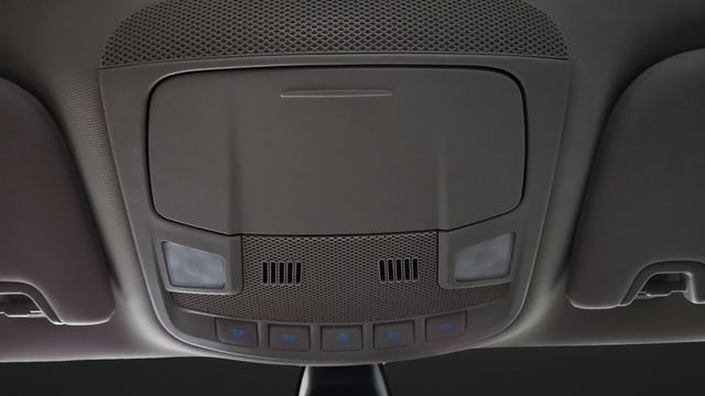 Used 2020 Oxford White Ford SE image 34