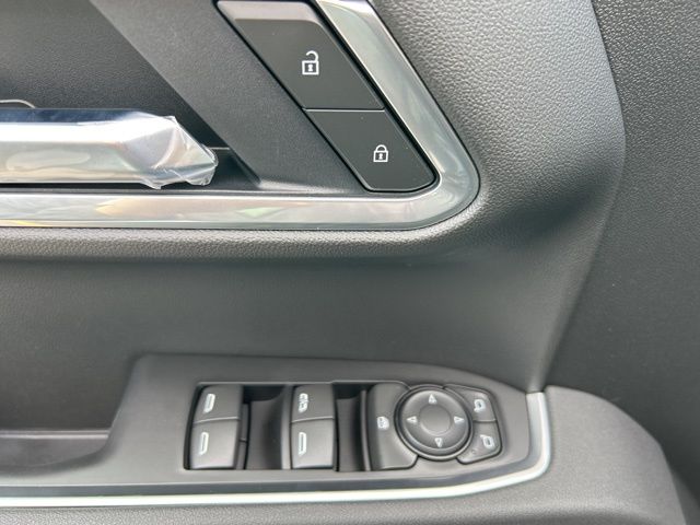 2025 Chevrolet Silverado 1500 LT photo