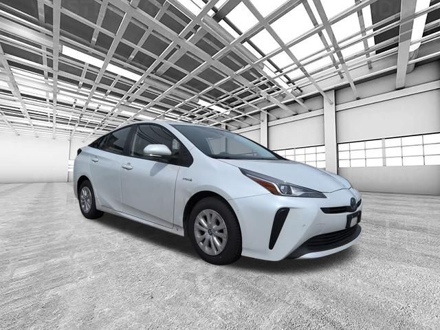 White (Wind Chill Pearl) 2021 Toyota Prius LE FWD Hatchback Front-Wheel Drive Continuously Variable Transmission