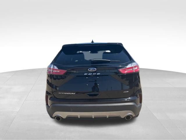 2022 Ford Edge Titanium 6