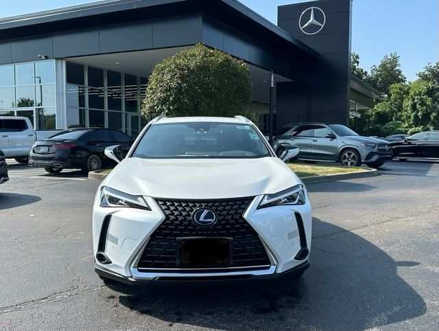 Used 2020 White Lexus 250h Base image 2