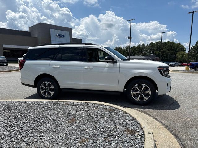 White Metallic 2027 Ford Expedition SUV / Crossover 4X2 Automatic