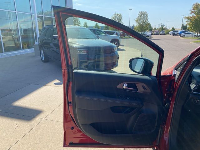 2026 Chrysler Pacifica Select - Red Hot Pearlcoat exterior view 10