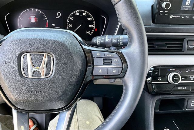 Used 2025 Honda Pilot Touring 4D Sport Utility