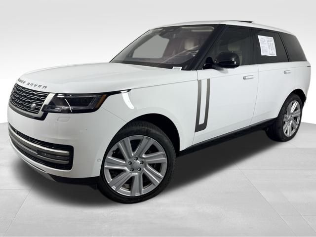 2023 Land Rover Range Rover SE 2