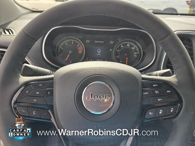 Used 2023 White Jeep Altitude image 26