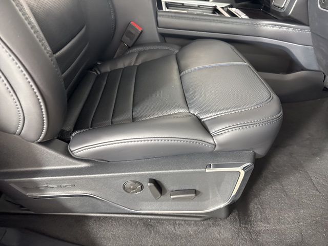 2025 Avalanche Ford Super Duty F-250 SRW Platinum 4X4 Truck