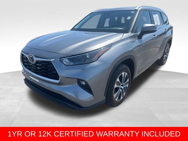 Gray 2025 Toyota Highlander XLE FWD SUV / Crossover Front-Wheel Drive 8-Speed Automatic