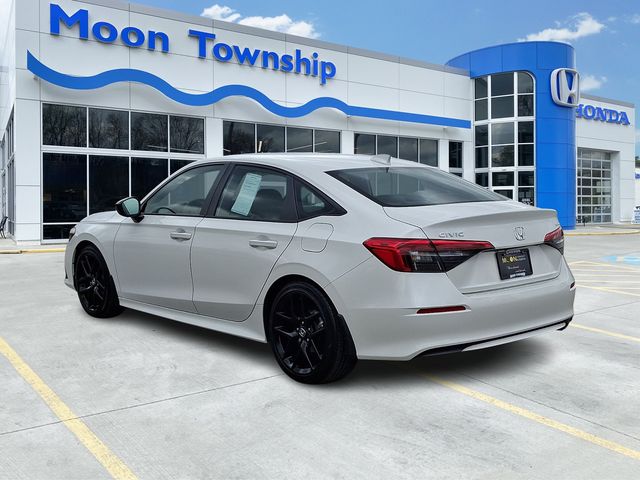 View vehicle photo 4