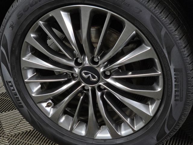 2018 Infiniti QX80 Base photo 9