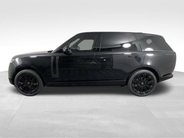 2023 Land Rover Range Rover SE 4