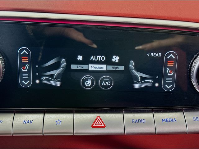 Thumbnail: 2025 Genesis GV70 - 21