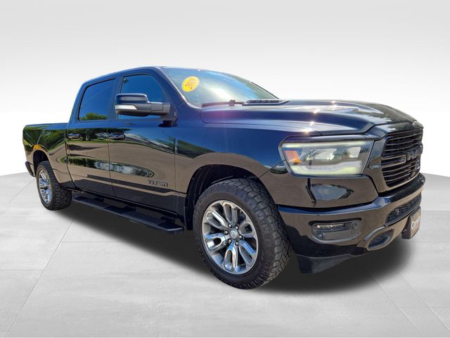 Diamond Black Crystal Pearlcoat 2019 RAM 1500 Pickup Truck 8-Speed Automatic