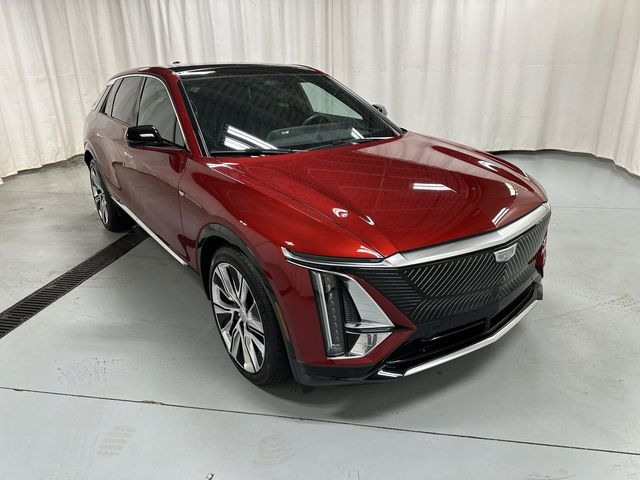 Radiant Red Tintcoat 2025 Cadillac LYRIQ Luxury 3 AWD SUV / Crossover All-Wheel Drive 1-Speed Automatic