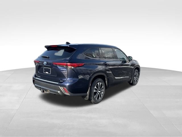 used 2021 Toyota Highlander Hybrid car, priced at $29,699