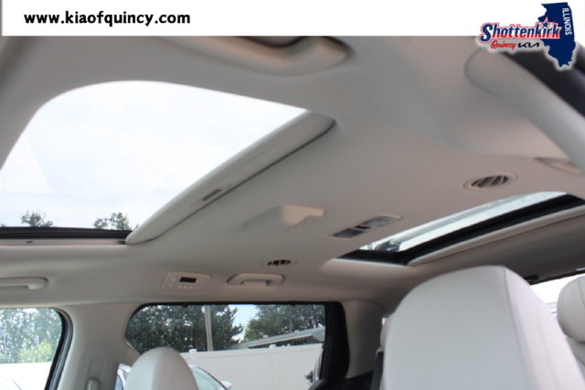New 2026 Kia Carnival MPV Van