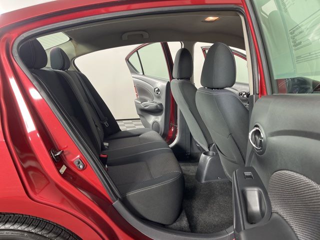 2017 Nissan Versa 1.6 SV 42