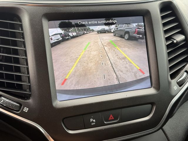 2020 Jeep Cherokee Trailhawk Silver at Victoria Chrysler Dodge Jeep Ram