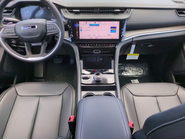 new 2026 Jeep Grand Cherokee car, priced at $42,650